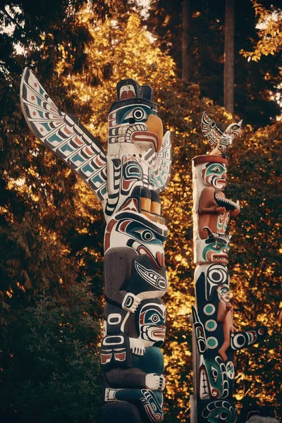 Indian Totem Poles Stanley Park Vancouver Canada — Stock Photo, Image