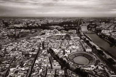 İspanya 'da Plaza de toros de la Real Maestranza de Caballera de Sevilla hava manzarası.