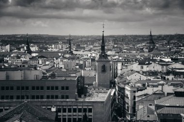 Madrid 'in İspanya' daki şehrin çatı manzarası.