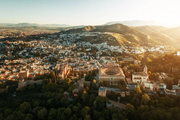 Vista Aérea Alhambra Nascer Sol Com Edifícios Históricos Granada Espanha — Fotografia de Stock