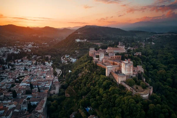 Vista Aérea Alhambra Nascer Sol Com Edifícios Históricos Granada Espanha — Fotografia de Stock