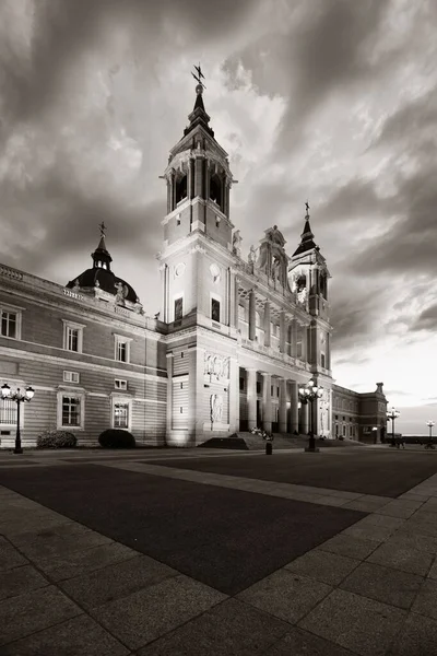 Kathedraal Van Saint Mary Koninklijke Van Almudena Nachts Madrid Spanje — Stockfoto