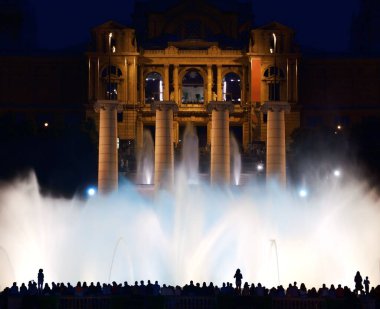 İspanya 'nın Placa Espanya şehrinde Sihirli Çeşme gösterisi