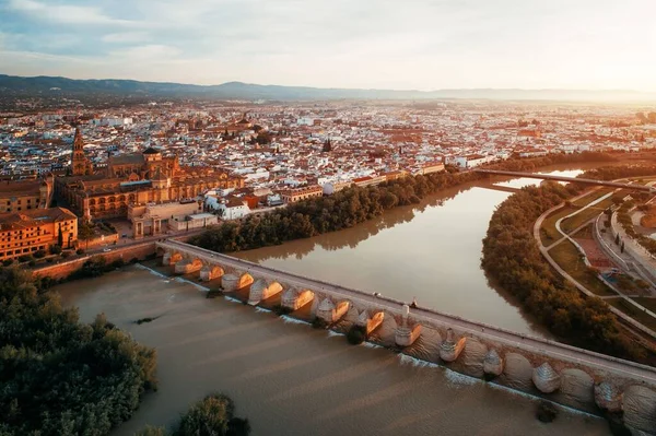 Miasto Starożytnej Architektury Kordoby Oglądane Powietrza Zachodzie Słońca Hiszpanii — Zdjęcie stockowe