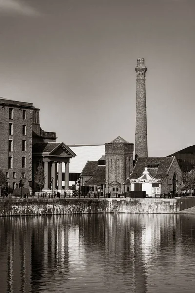 Royal Albert Dock Com Edifícios Históricos Inglaterra Reino Unido — Fotografia de Stock