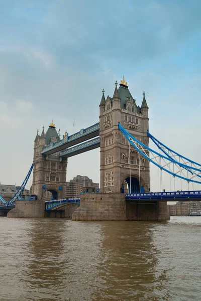 Γέφυρα Πύργων Στο Λονδίνο Πάνω Από Τον Ποταμό Τάμεση Διάσημο — Φωτογραφία Αρχείου