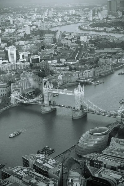 London Takutsikt Med Tower Bridge Med Urbana Arkitekturer — Stockfoto