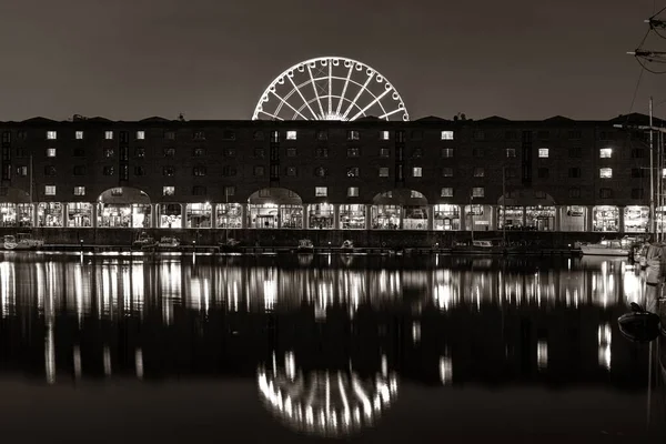 Royal Albert Dock Com Edifícios Históricos Inglaterra Reino Unido — Fotografia de Stock