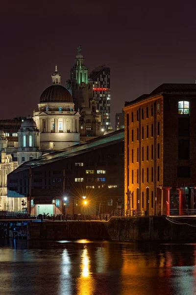 Three Graces Sedd Från Royal Albert Dock Med Historiska Byggnader — Stockfoto