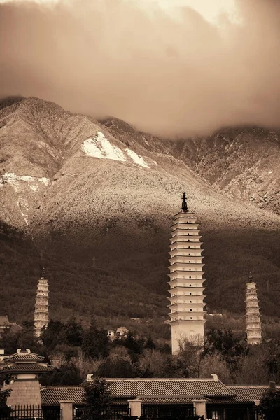 Ancient Pagoda Dali Old Town Snow Capped Cangshan Yunnan China — Stock Photo, Image