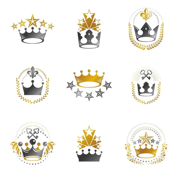 Uppsättning av heraldiska emblem med Kungliga kronor — Stock vektor