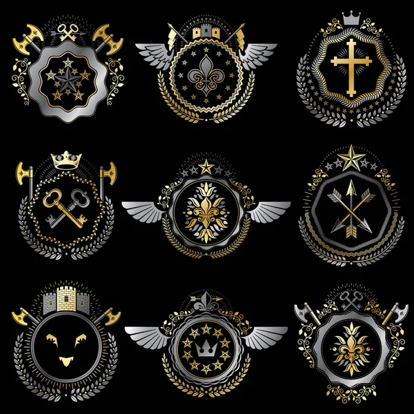 Набір геральдичних емблем з королівськими коронами — стоковий вектор
