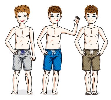 plaj şort giyen çocuklar