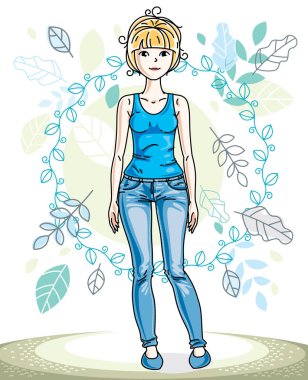 sarışın genç kadın ayakta