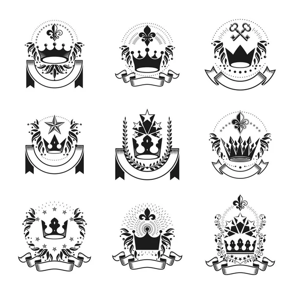 Insignes ailés avec couronne impériale — Image vectorielle