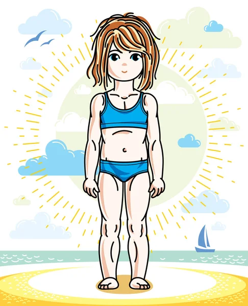 Niña pelirroja linda niña de pie en la playa en bikini . — Vector de stock