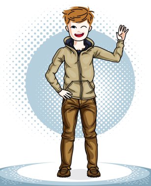 Sevimli genç çocuk rahat kıyafetler içinde