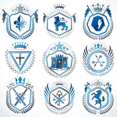 Ödül tarzında tasarlanmış vektör klasik hanedan arması. Ortaçağ kuleleri, cephanelik, kraliyet tacları, yıldızlar ve diğer grafik tasarım elementleri koleksiyonu. 