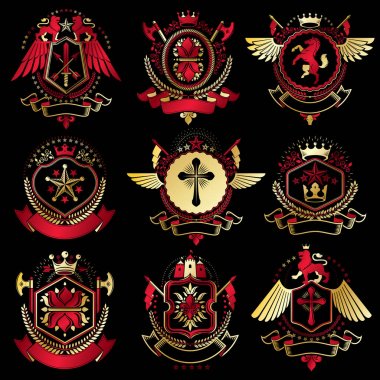 Beyaz üzerine izole edilmiş ve klasik tasarım elementleri, kral tacı, beşgen yıldızlar, cephanelik, vahşi hayvanlar kullanılarak yaratılmış vektör hanedan arması arması..