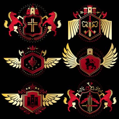 Hanedan vektör işaretleri vintage elemanları, monarch kron, dini haçlar, Tophane ve hayvanlar ile dekore edilmiştir. Klas sembolik grafik insignias kuş kanatları olan set.