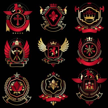 Beyaz üzerine izole edilmiş ve klasik tasarım elementleri, kral tacı, beşgen yıldızlar, cephanelik, vahşi hayvanlar kullanılarak yaratılmış vektör hanedan arması arması..