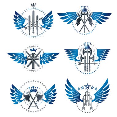 Vintage Silah Amblemleri ayarlandı. Heraldik Arma Arma dekoratif amblemleri izole vektör illüstrasyonları koleksiyonu.
