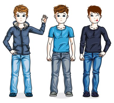 Şık rahat kıyafetler içinde ayakta farklı genç teen şirin çocuklar. Güzel çocuklar çizimler vektör kümesi.