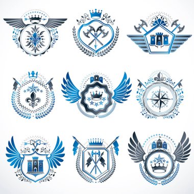 Hanedan dekoratif Amblemler Kraliyet kron, hayvan resimler, dini haçlar, Tophane ve Ortaçağ kaleleri ile yaptı. Vintage tarzı sembollerde topluluğu.