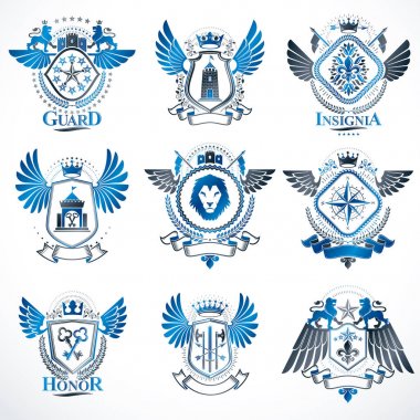 Beyaz üzerine izole edilmiş ve klasik tasarım elementleri, kral tacı, beşgen yıldızlar, cephanelik, vahşi hayvanlar kullanılarak yaratılmış vektör hanedan arması arması..