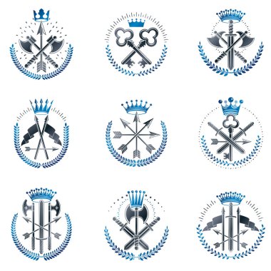 Vintage Silah Amblemleri ayarlandı. Vintage vektör tasarım elemanları koleksiyonu. Retro biçim etiketi, heraldry.