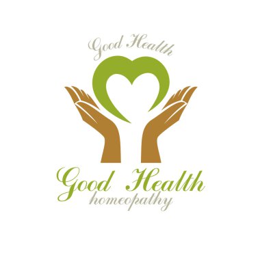 yeşil yaprakları ve bakım el ile oluşan kalp şekli