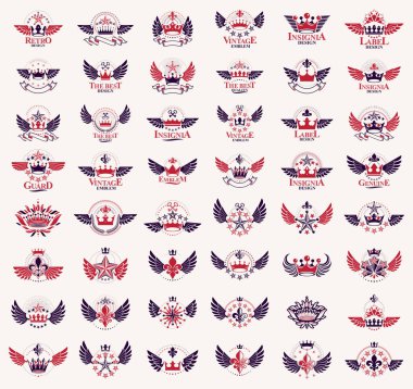 Taçlar, klasik arma amblemleri büyük set, antika hanedan sembolik rozetler ve koronetli ödüller koleksiyonu klasik tarz tasarım unsurları, aile amblemleri..