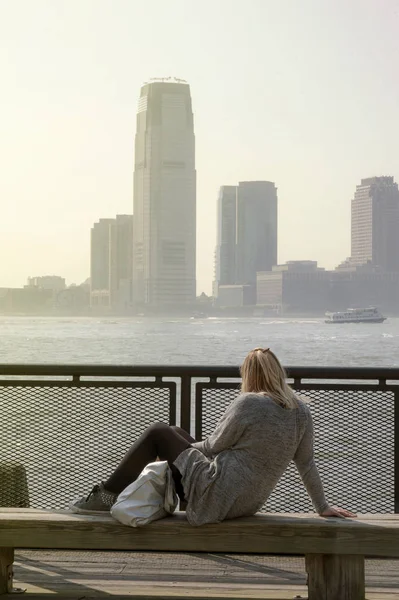 Woman Enjoying Sunny Day New York City Park — Stock Photo, Image