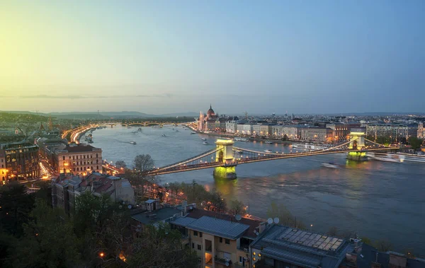 Widok na Budapeszt i Dunaju od Gellerta — Zdjęcie stockowe