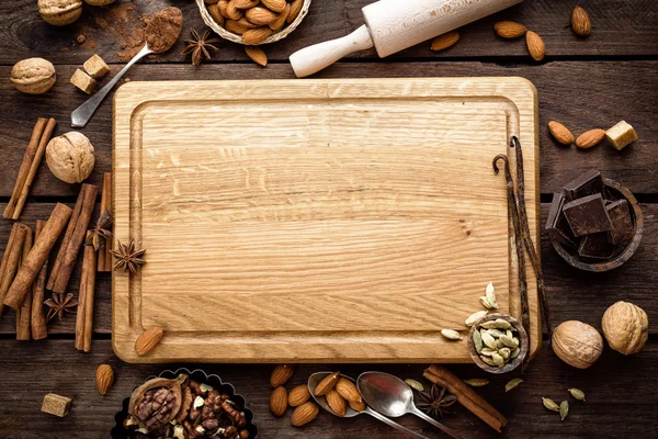 Fondo culinario con tablero vacío para hornear Chritsmas — Foto de Stock