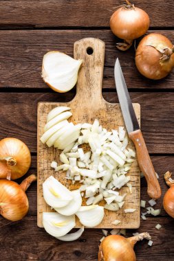 çiğ soğan kıyılmış