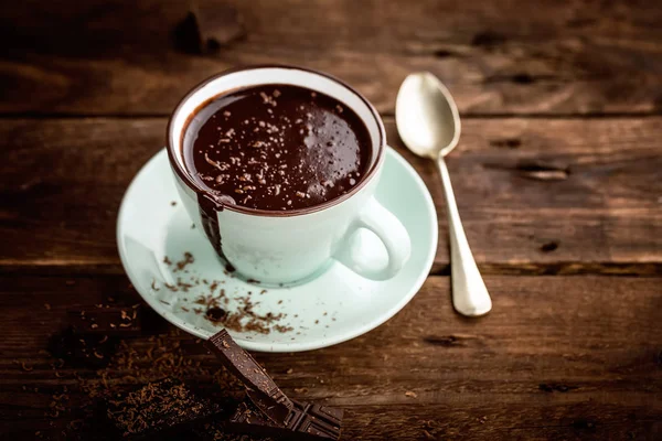 Chocolate caliente en una taza — Foto de Stock