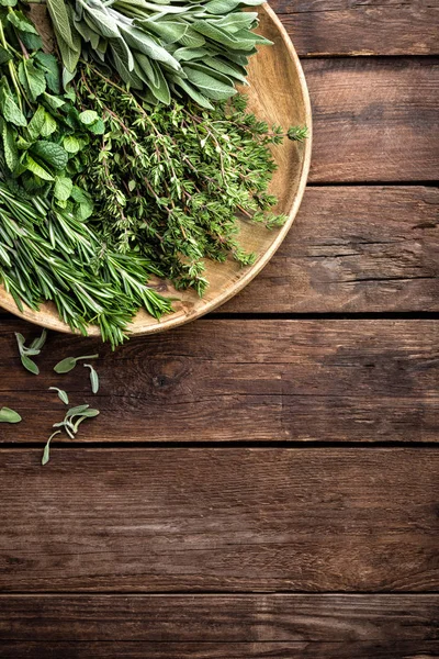 Various fresh herbs — Stock Photo, Image