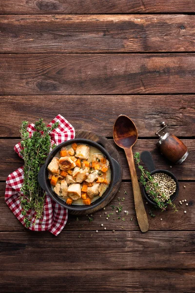 Estofado de carne con verduras —  Fotos de Stock