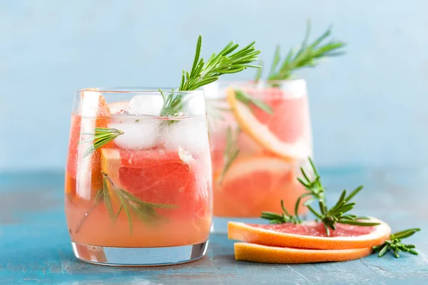 Grapefruit und Rosmarin-Gin-Cocktail — Stockfoto