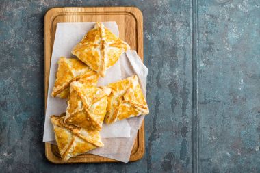 Gevrek puf böreği pies, ev yapımı ekmek, görünümü en iyi
