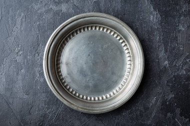 Boş metal plaka üzerinde karanlık doku arka plan Üstten Görünüm, 