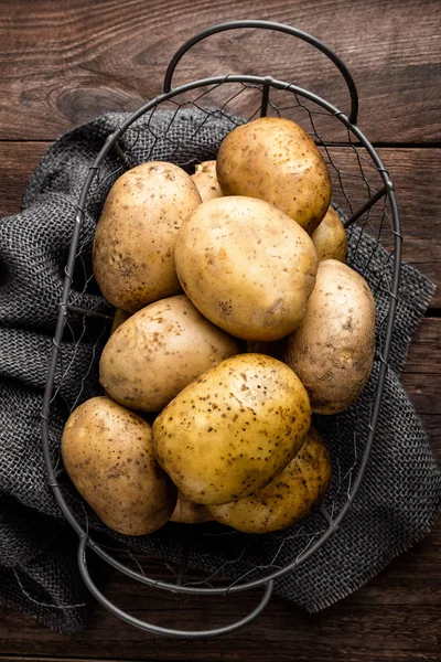 Çiğ patates, üstten görünüm — Stok fotoğraf