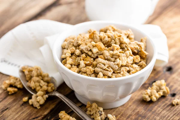 Granola en un tazón —  Fotos de Stock