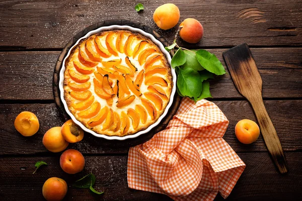 Kayısı kek ya da pasta ile taze meyve, peynirli kek — Stok fotoğraf