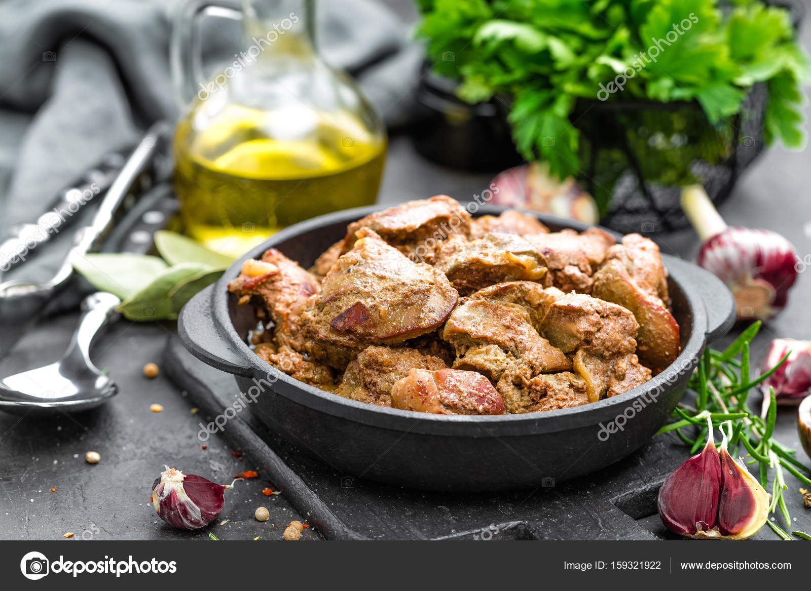 картошка с мясом на сковороде. рис с печенью куриной. гарнир к печени говяжьей. теплый салат с куриной печенью. печенка с луком на сковороде.