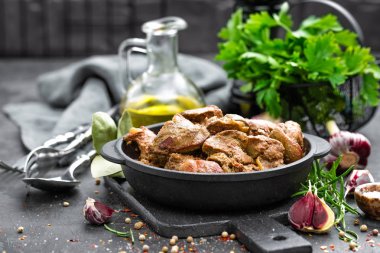 Kızarmış tavuk karaciğer portre