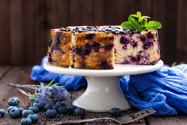 Blueberry cheesecake met bessen — Stockfoto