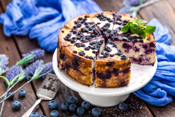 Blueberry cheesecake met bessen — Stockfoto