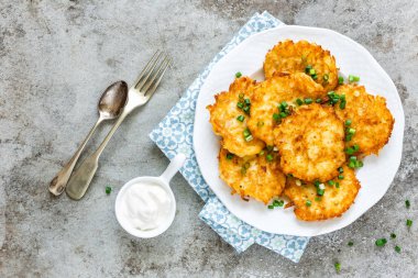 Patates gözlemesi, draniki, börek